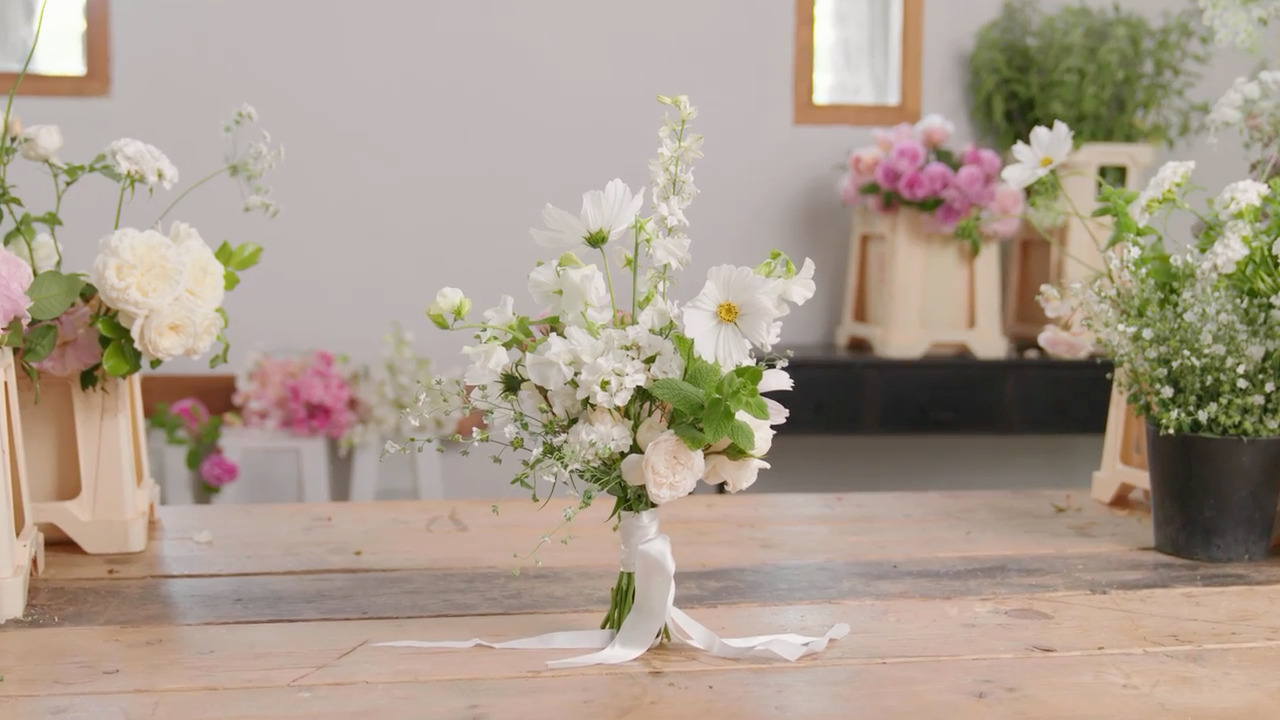 A romantic bridal bouquet - Part 3 - Finishing the bouquet