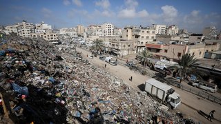 غزة.. آلاف الجثامين ما زالت تحت الأنقاض بعد أشهر من انتهاء الحرب
