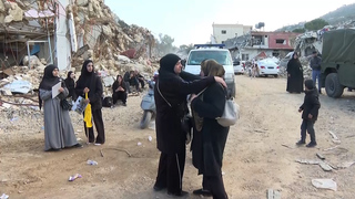 رغم الدمار الكبير.. عودة النازحين لتفقد منازلهم في بلدة كفركلا جنوبي لبنان