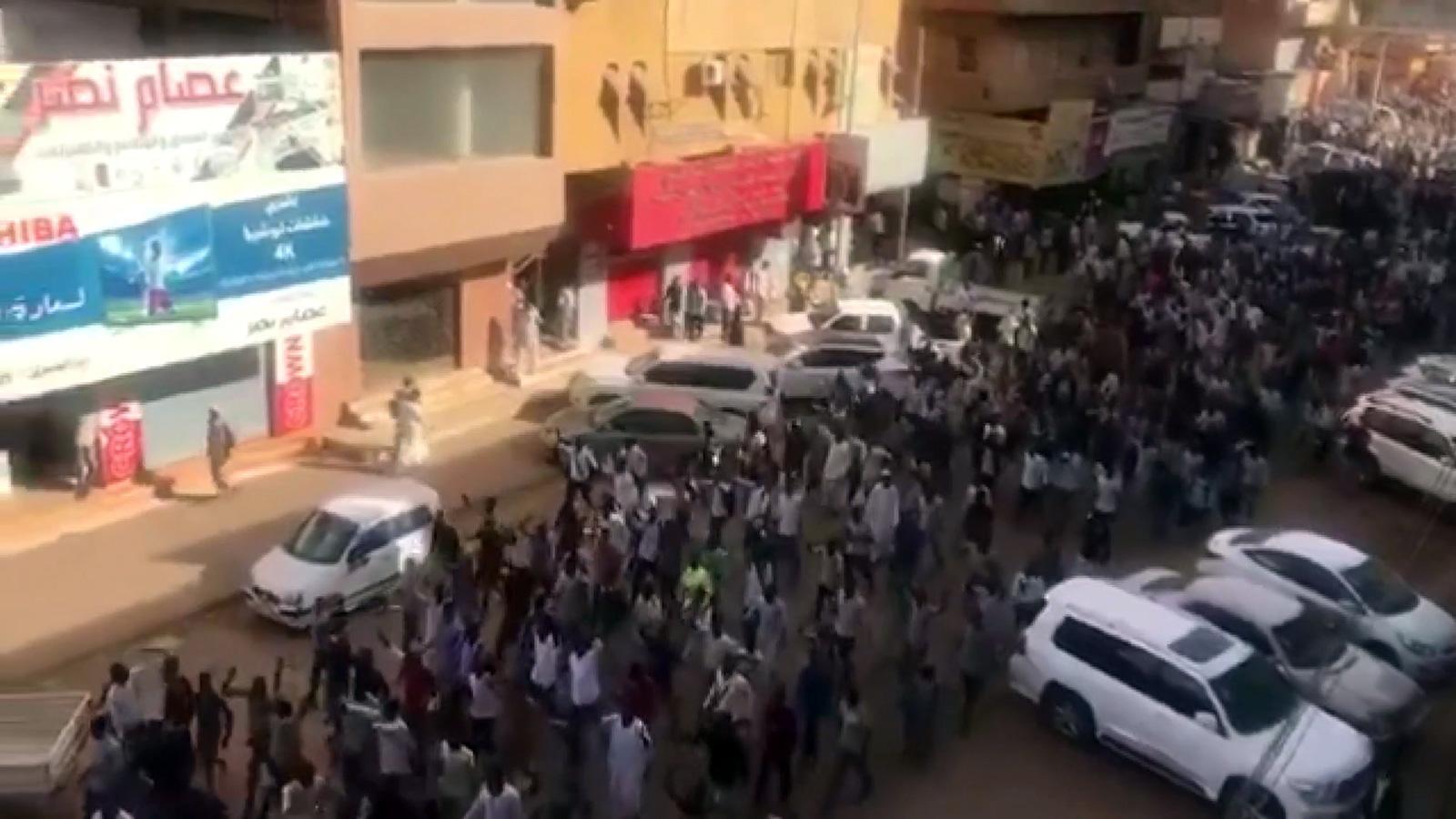 الترقب الساخن بالسودان تجدد المظاهرات وسط انتشار أمني وحجب مواقع التواصل العالم العربي أخبار الجزيرة نت