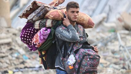 Israel's northern Gaza siege: Thousands of Palestinians flee Jabalia to Gaza City