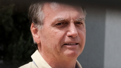 Bolsonaro trial enters second day amid legal battle
