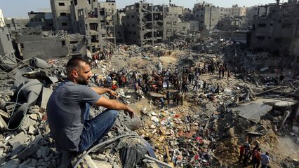 Sheltering with the dead : Displaced Palestinians forced to live in cemeteries 