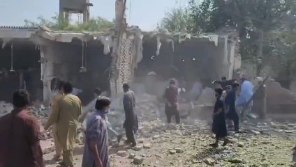 Deadly blast hits mosque at Pakistan police complex