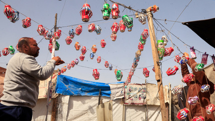 Palestinians in Gaza get creative to decorate for Ramadan