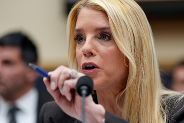 Congresswoman presses Pam Bondi to apologise to Epstein victims