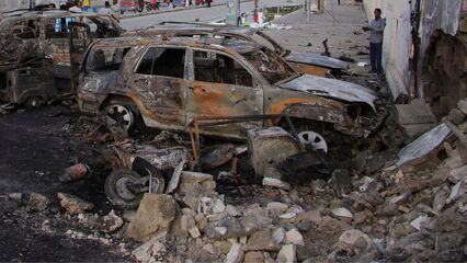 Deadly car bomb targets busy cafe in the Somali capital