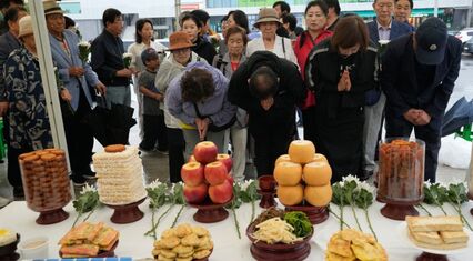 South Koreans hit the road for Chuseok celebrations amid record travel and spending surge