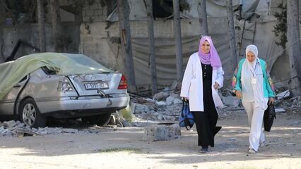 Displaced doctor offers free services amid Gaza's crumbling health services