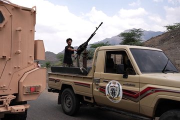 Fighting intensifies across Taiz: Government army and Houthis clash on multiple fronts