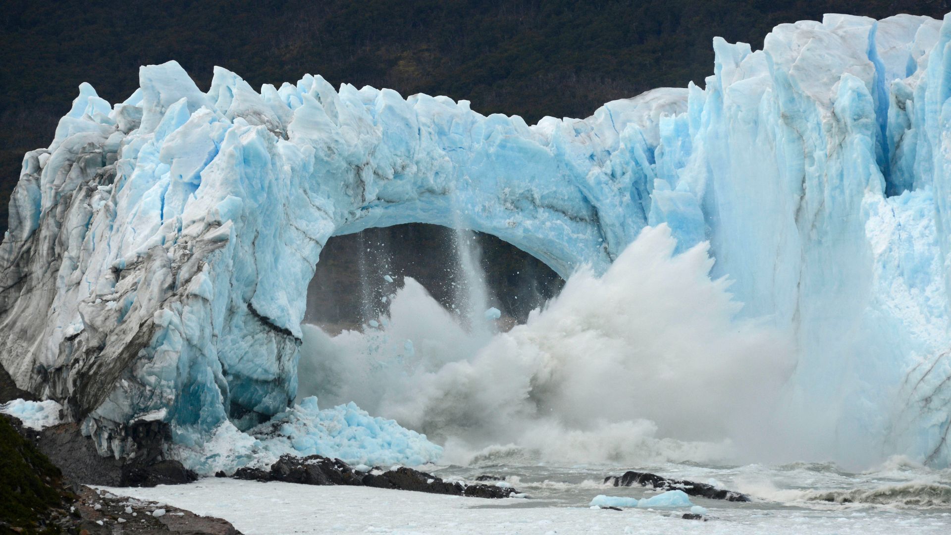 Thousands of glaciers to melt each year by midcentury, study finds 2