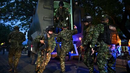 Colombia deploys 30,000 troops as Venezuela crisis threatens border spillover