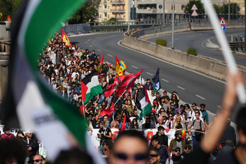 Italians protest for Gaza: General strike shows solidarity with Palestinians