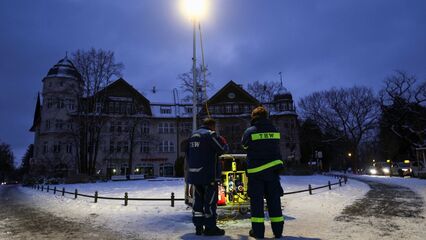 Deliberate attack on Berlin electricity plant leaves thousands without power