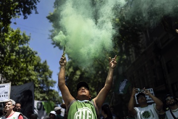 Argentina demonstrations: Workers protest President Milei's austerity measures