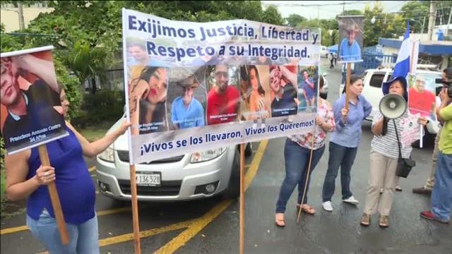 Los periodistas toman las calles en Nicaragua para defender la libertad de prensa