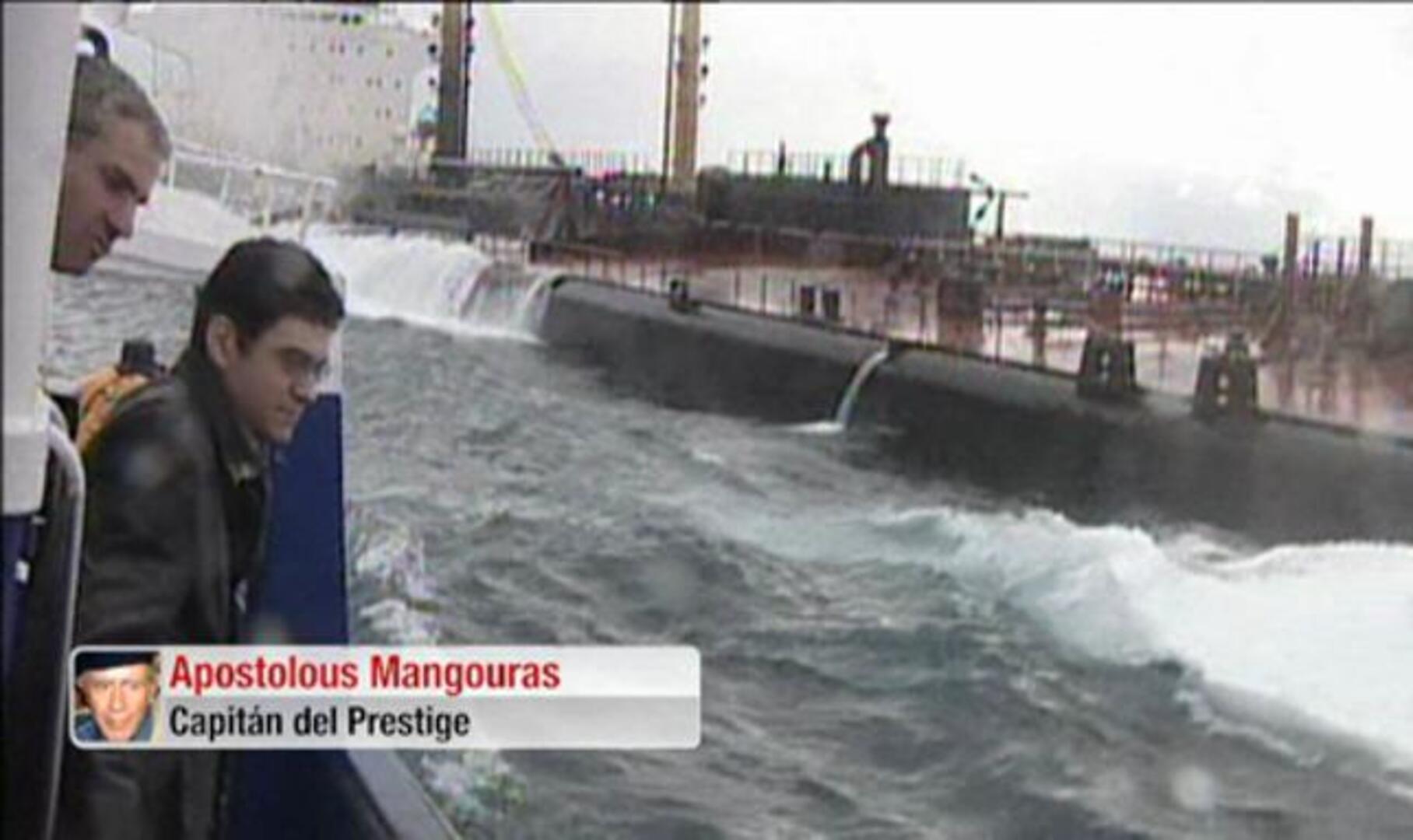 Más de 300 personas vuelven a clamar «Nunca Máis» y exigen responsabilidades políticas