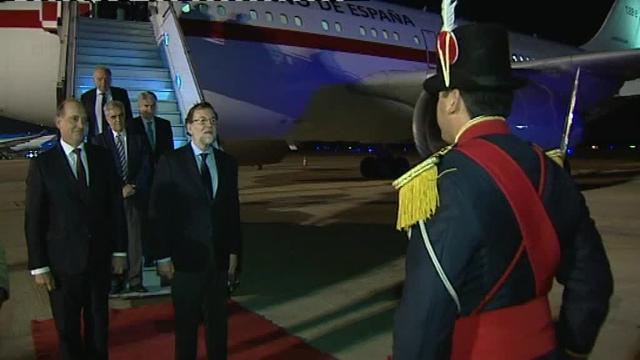 Rajoy llega a Argentina en la primera visita de un presidente español en diez años
