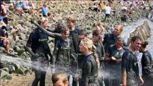 Deportes en el barro para luchar contra el cáncer