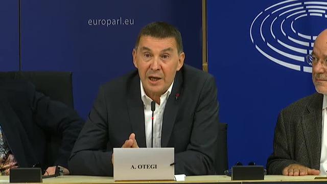 Otegi: &quot;La sentencia demuestra que no existe democracia en el Estado español&quot;