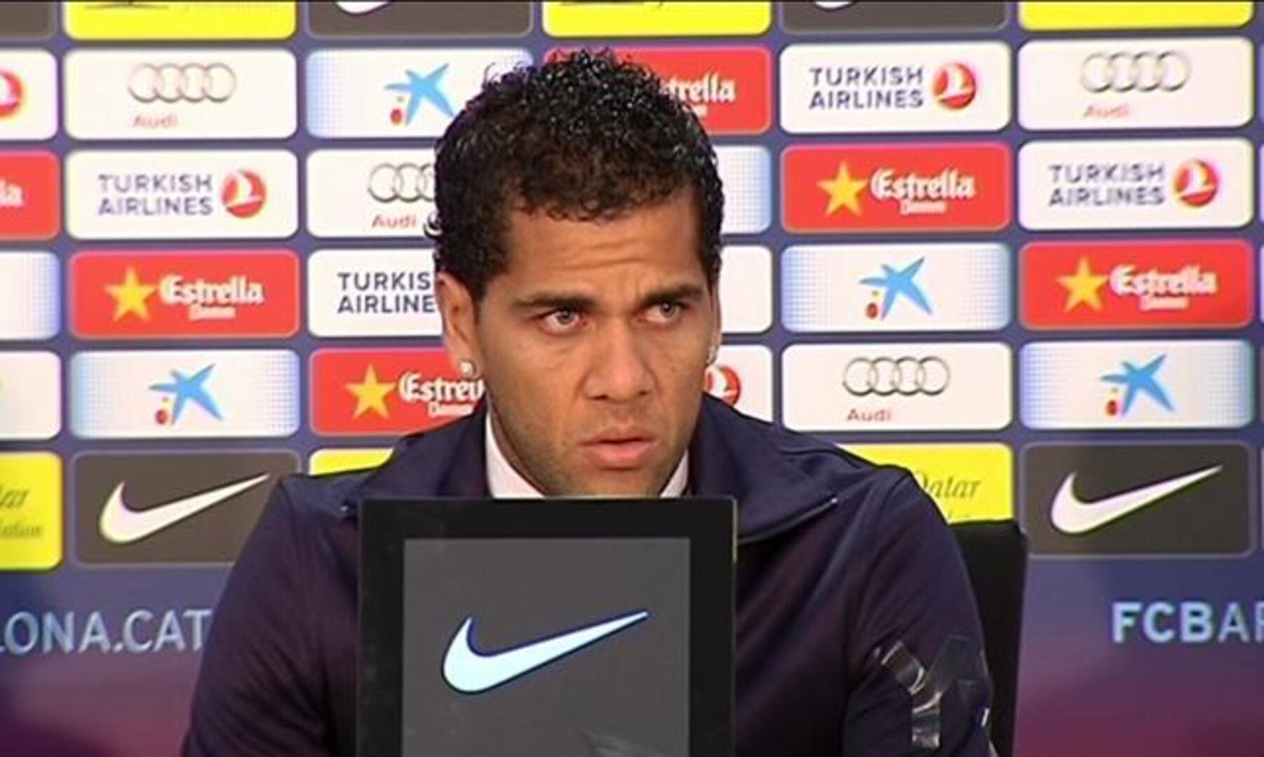 Alves desmiente que Cesc profiriera insultos racistas a Kanouté