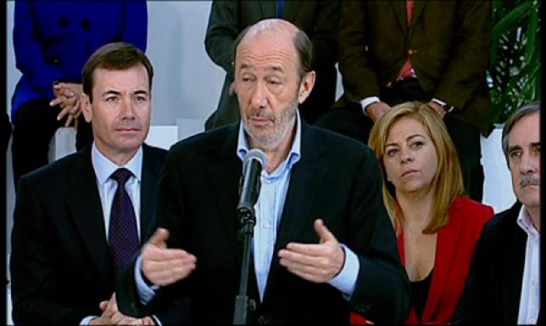 Rubalcaba afirma que el programa del PP es «oscuro» y «ambigüo»
