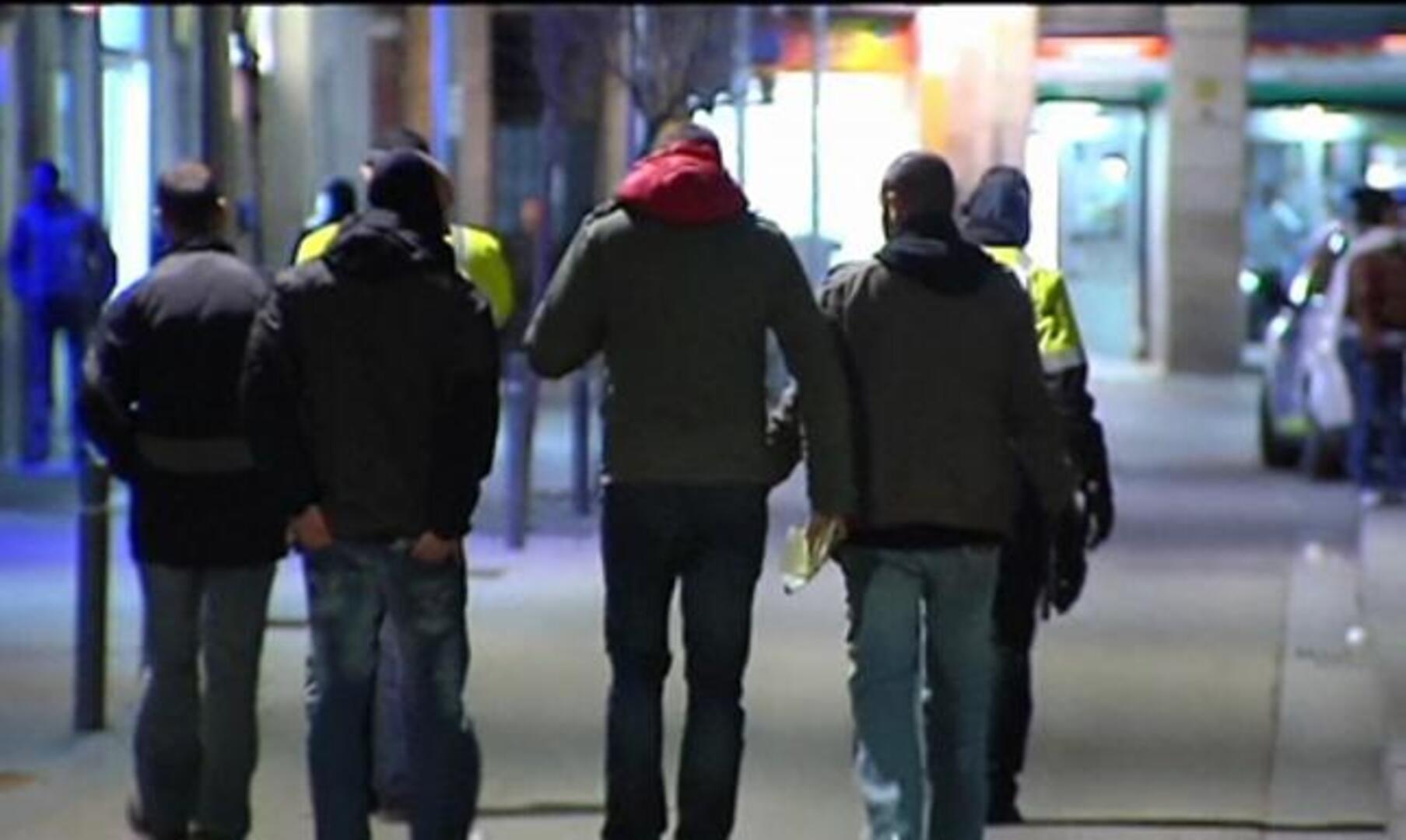 Redada contra la prostitución y la pequeña delincuencia en el Raval de Barcelona