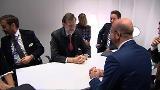 Rajoy se reúne con el primer ministro belga, poco antes de la declaración de Puigdemont en Bruselas