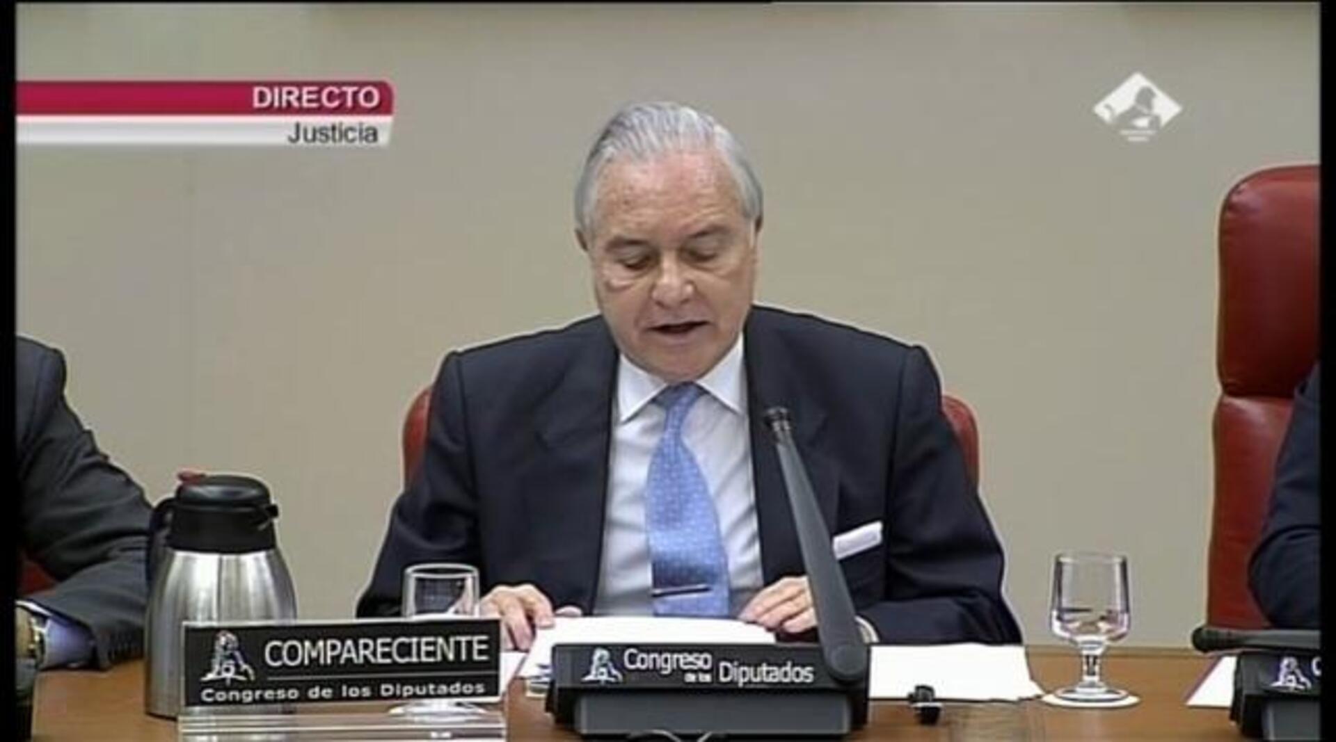 Dívar alerta del riesgo que supone deslegitimar a los tribunales