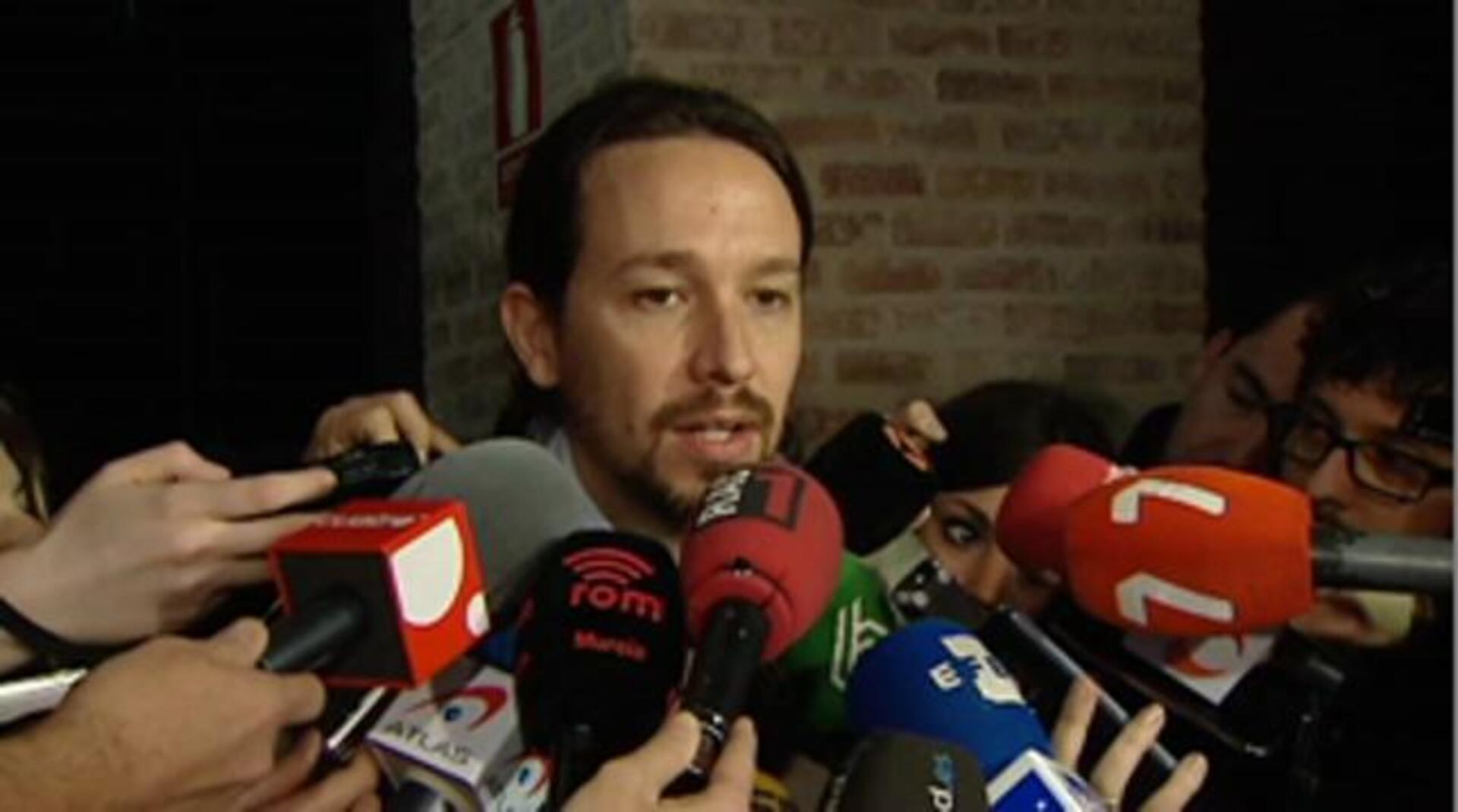 Iglesias azuza la sombra de la gran coalición PP-PSOE