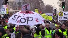 Los 'chalecos amarillos' recuerdan a los heridos en las protestas