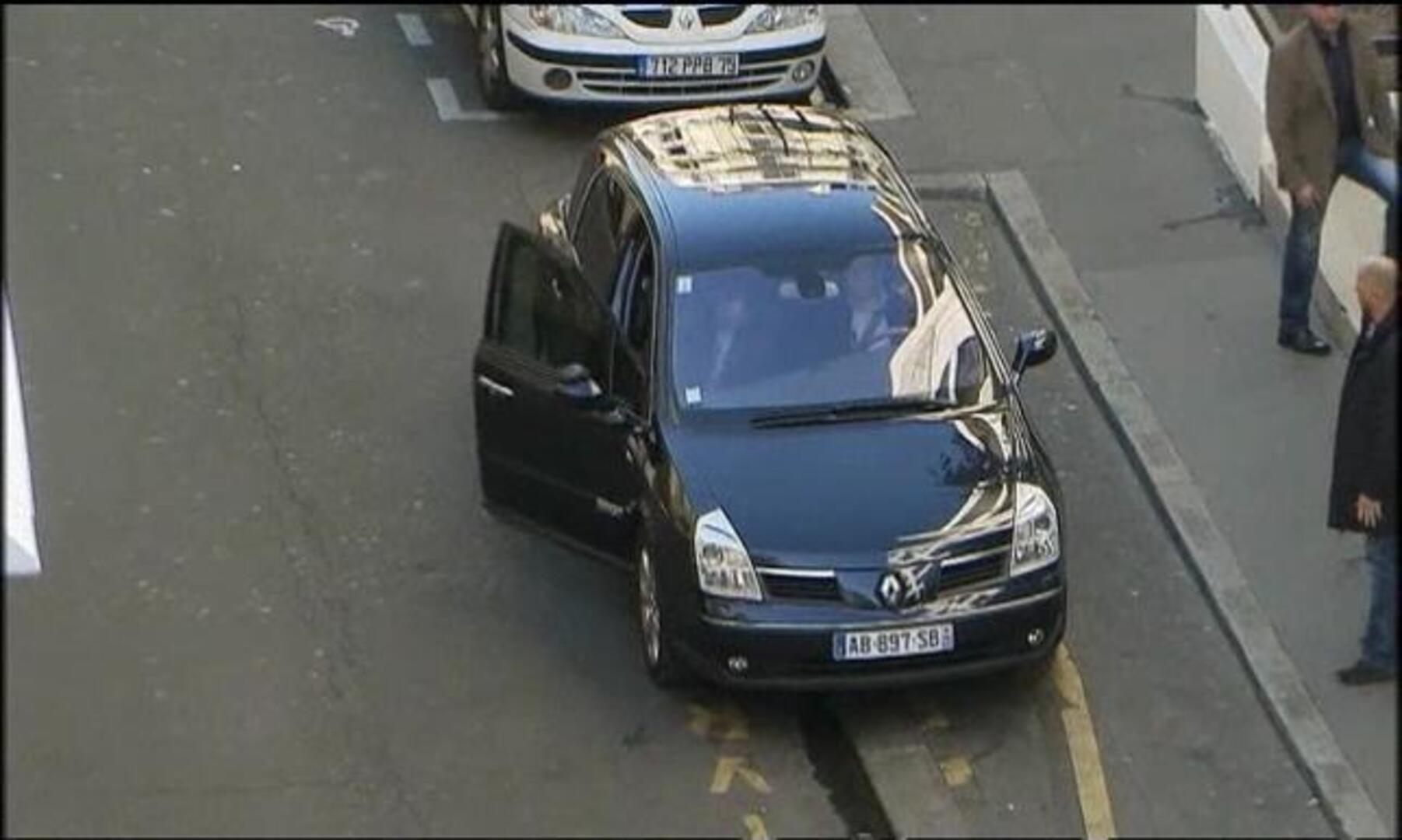 Primeras imágenes de Carla Bruni con su hija Giulia en brazos