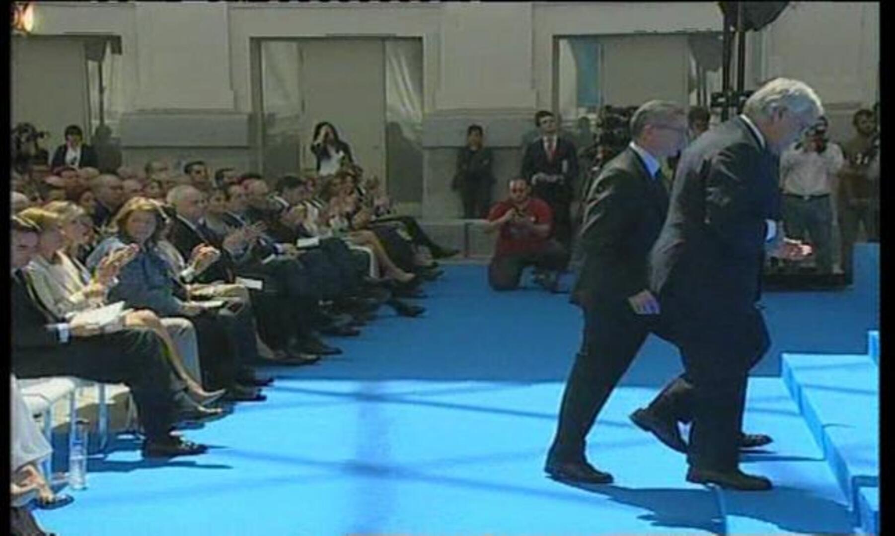 Las medallas de Oro a los expresidentes se convierten en un homenaje a la Transición