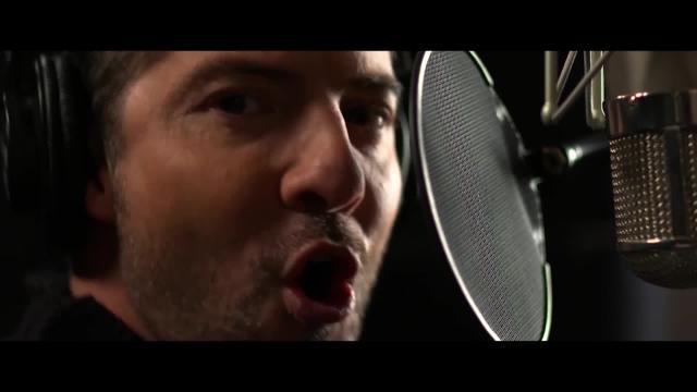 David Bisbal disfruta de un alegre día en familia