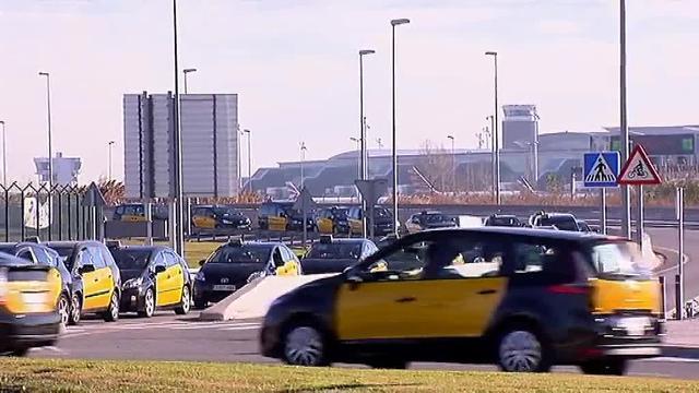 Caravana de taxis en la ronda de Dalt de Barcelona