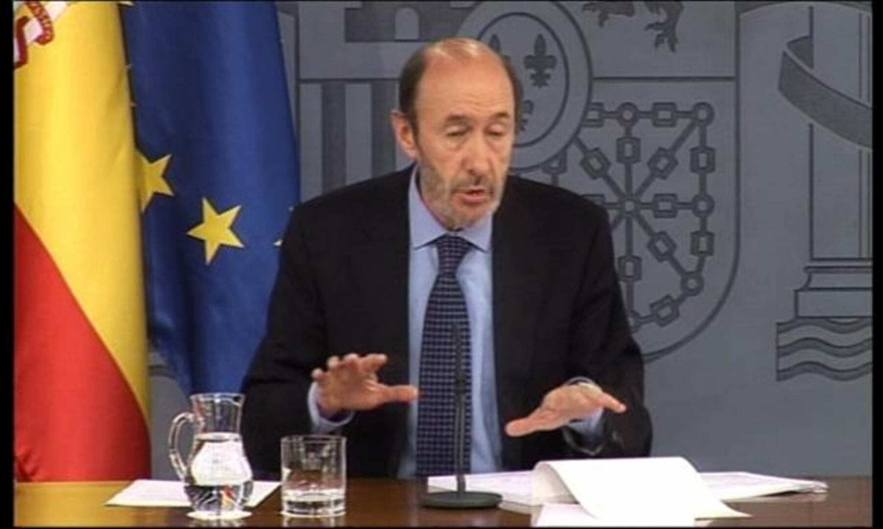 Rubalcaba no cree que el 15-M derive «en una fractura social»