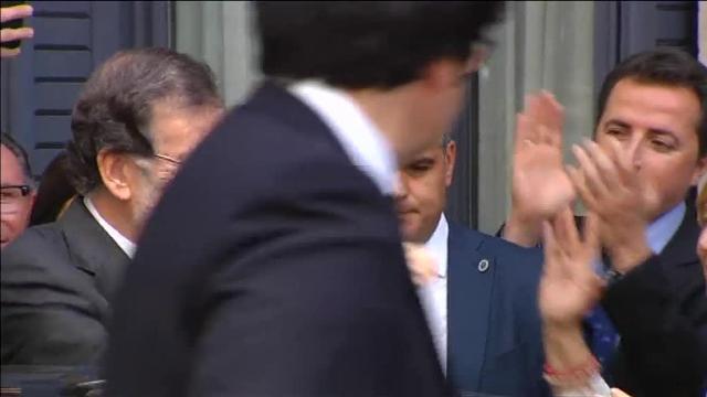 Mariano Rajoy abandona el Congreso entre aplausos