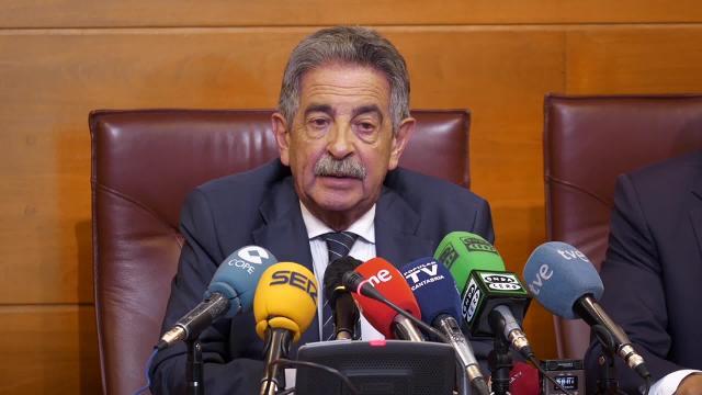 Revilla y Zuloaga firman el pacto &quot;lógico&quot; entre PRC-PSOE