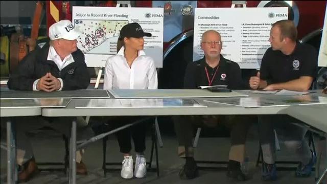 Vídeo: Los tacones de Melania Trump desatan la polémica en su visita a Texas