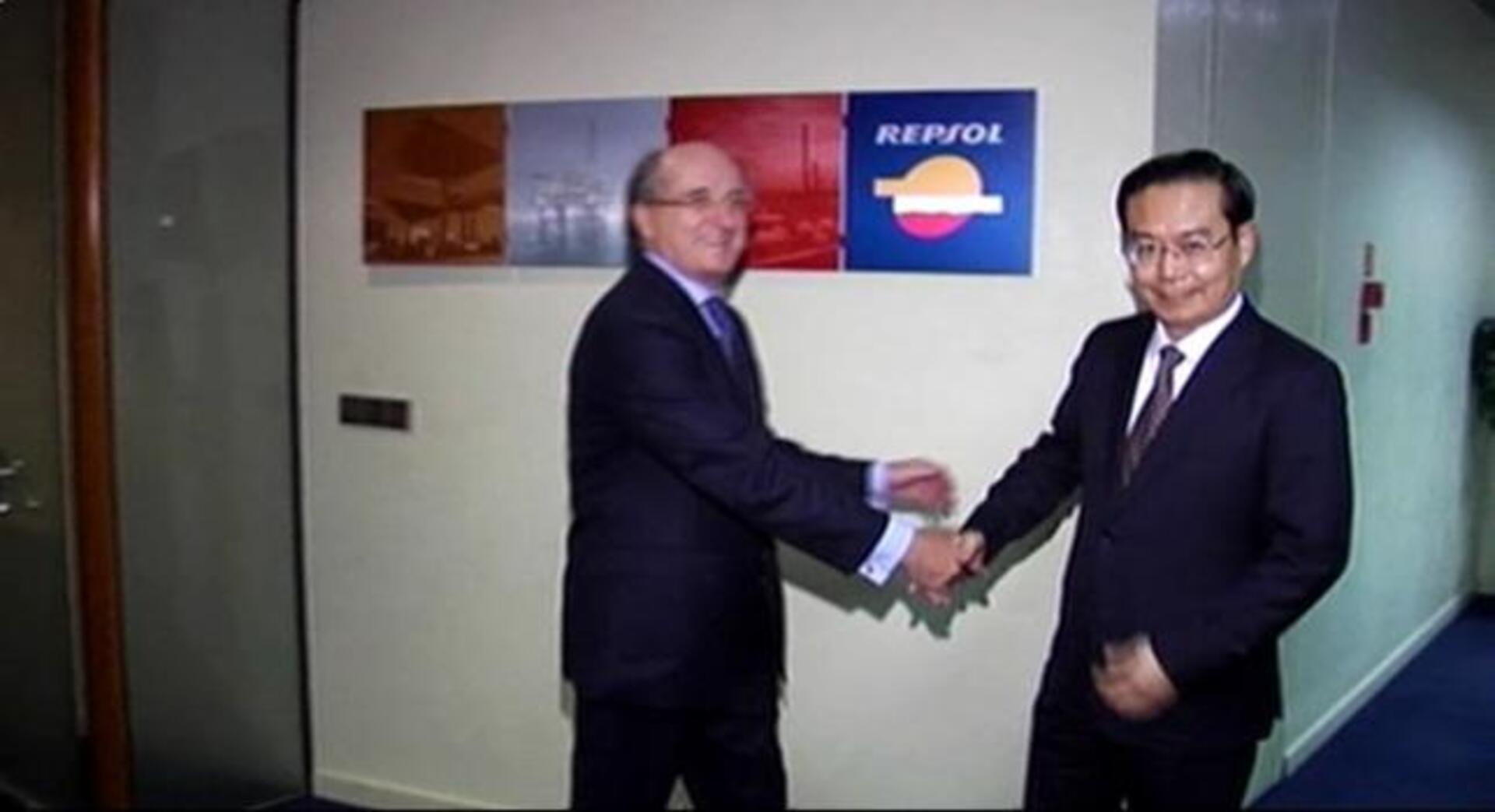 China se compromete a comprar «más» deuda pública española