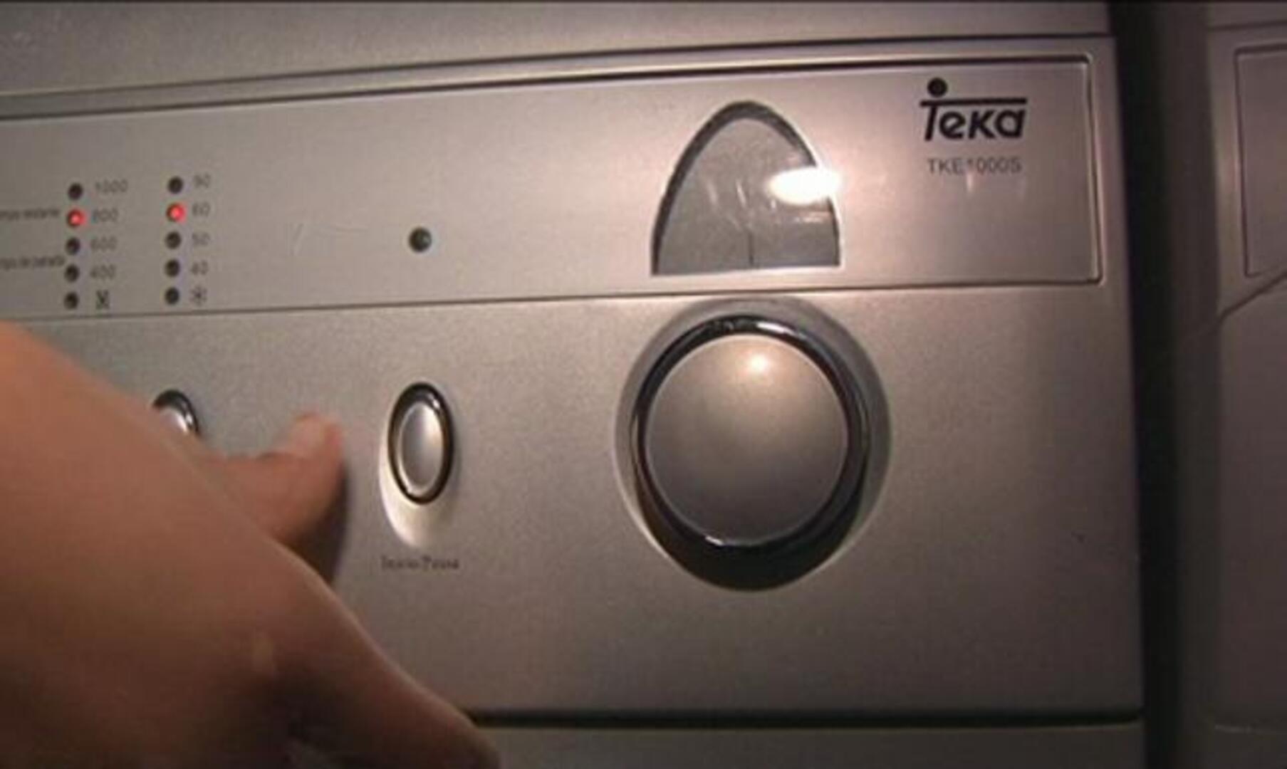 El Supremo obliga a Industria a subir las tarifas de la luz que congeló en enero