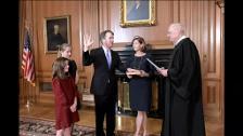 Kavanaugh jura su cargo como juez de la Corte Suprema de EEUU