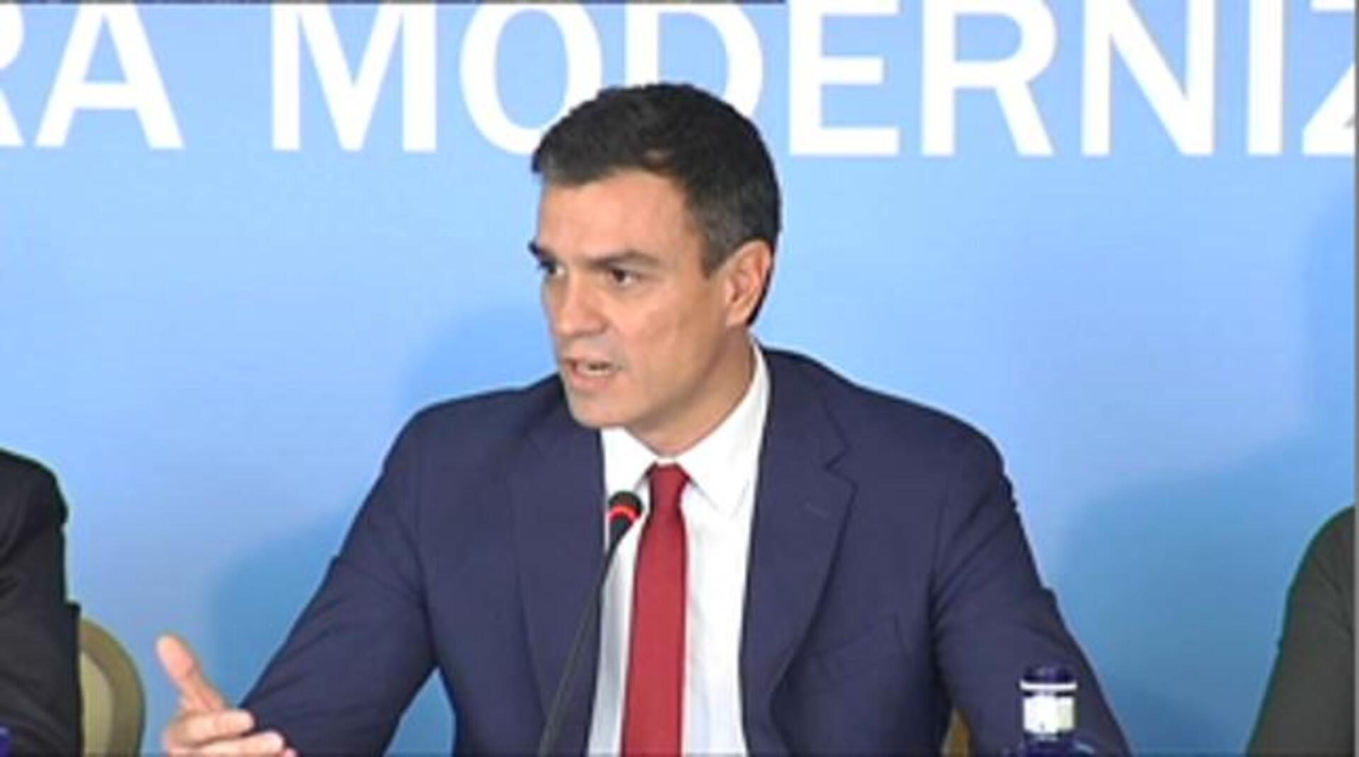 Pedro Sánchez, durante su intervención este lunes en el desayuno informativo