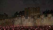 Reino Unido recuerda el centenario del fin de la I Guerra Mundial encendiendo antorchas en la Torre de Londres