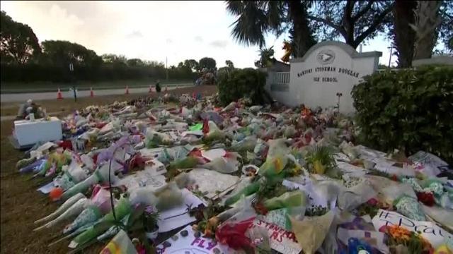 Palabras de apoyo de Melania Trump para los estudiantes que piden un control de armas