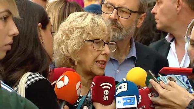 Carmena defiende las medidas del Ayuntamiento de Madrid para regular la actividad de los &#039;manteros&#039;