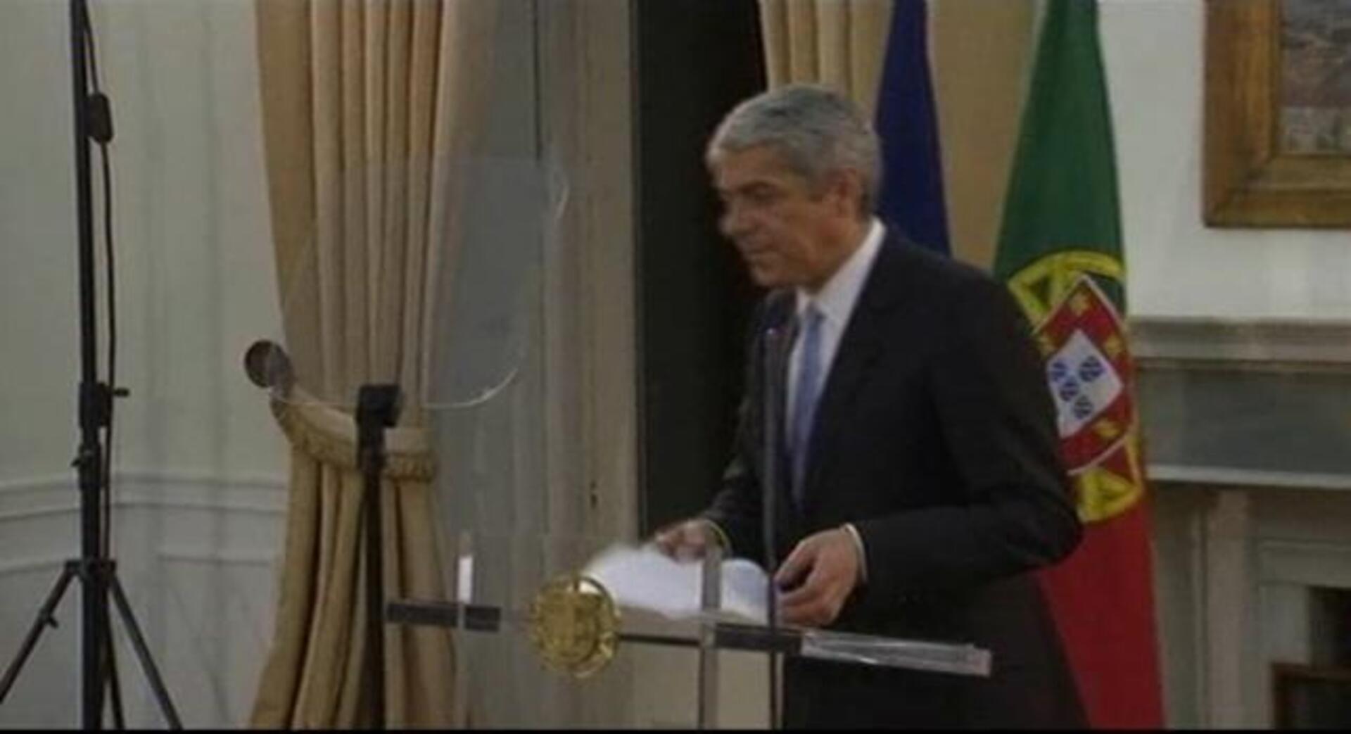 El cadáver político de Sócrates ensombrece la Cumbre europea que pretendía acabar con la crisis de la deuda