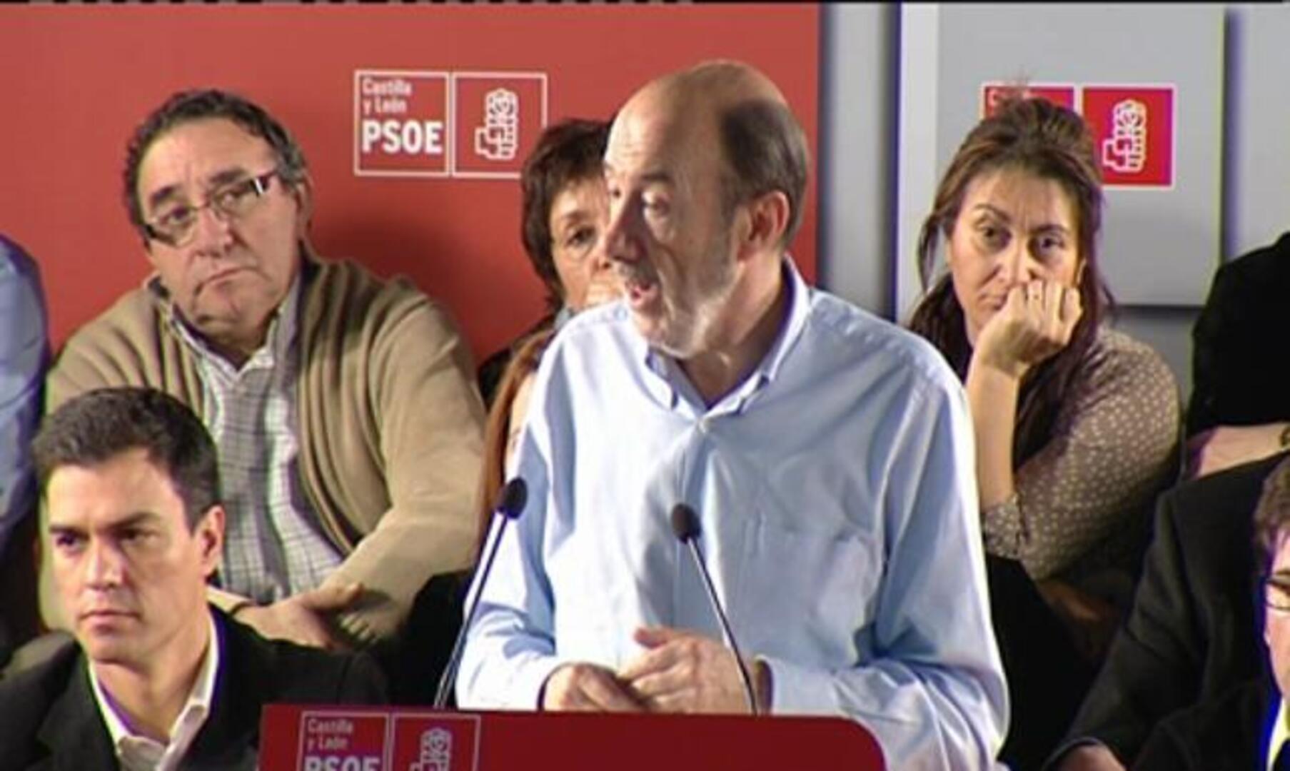 Rubalcaba: «Cada vez que habla este Gobierno sube la prima de riesgo»