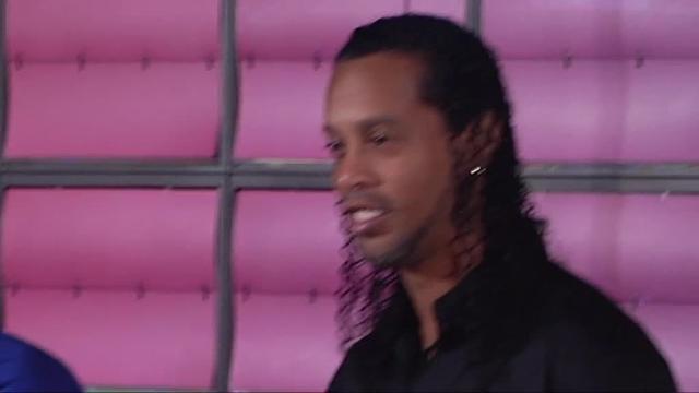 Vídeo: Ronaldinho, nuevo embajador del FC Barcelona