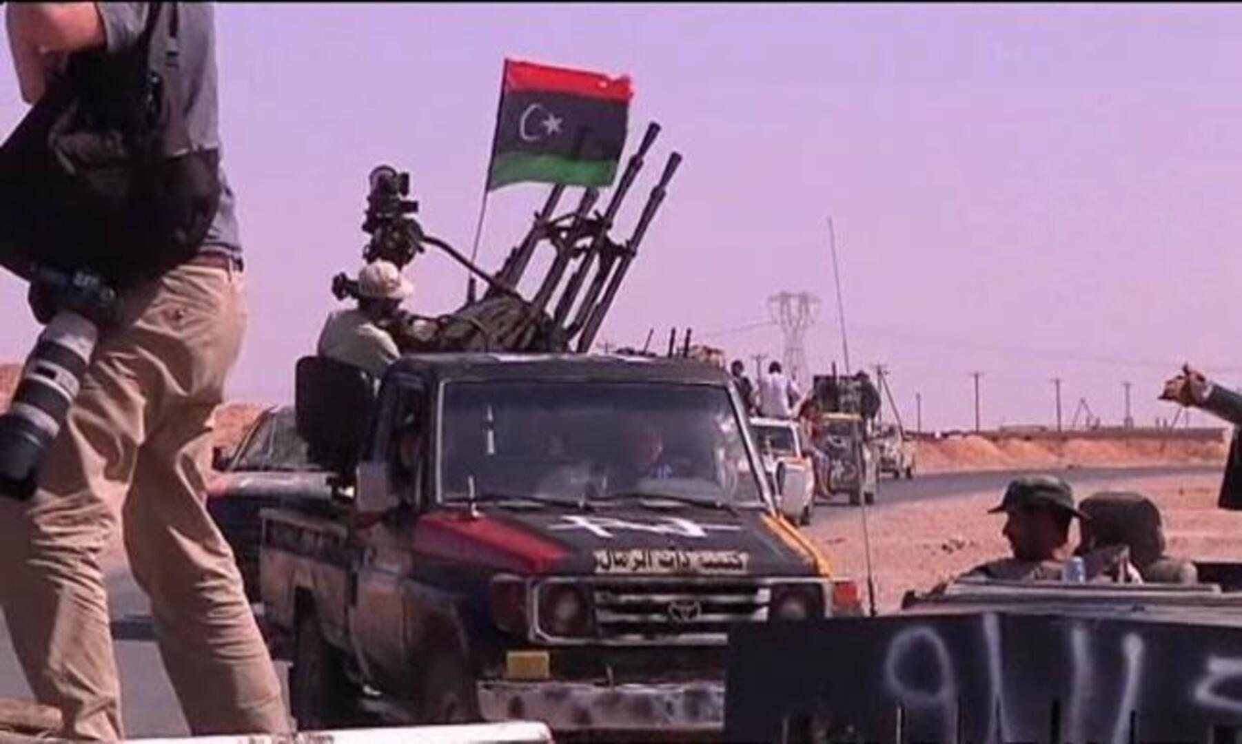 La mujer de Gadafi y tres hijos huyen a Argelia